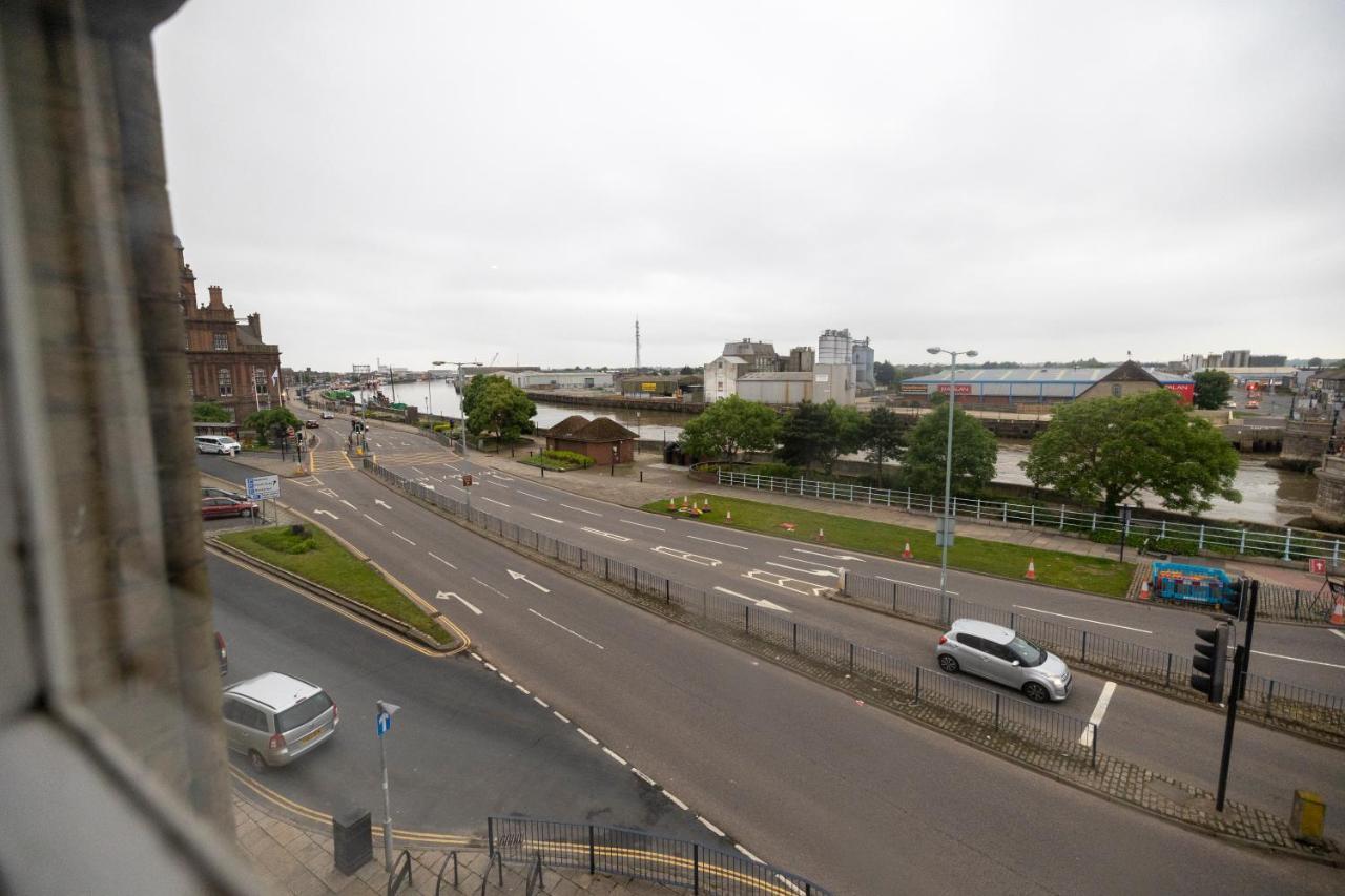 Entire Two Double Bedrooms Flat With River Yare View H6 Great Yarmouth Exterior photo